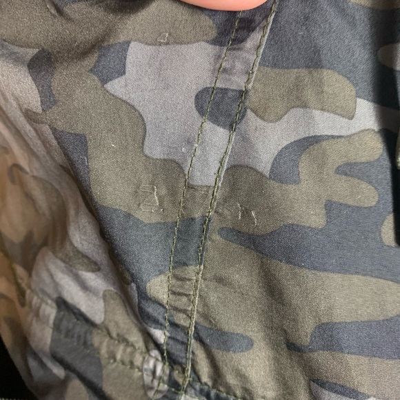 Soul Cycle  Windbreaker Anorak Hooded Packable Camo Jacket Size M - Picture 4 of 9